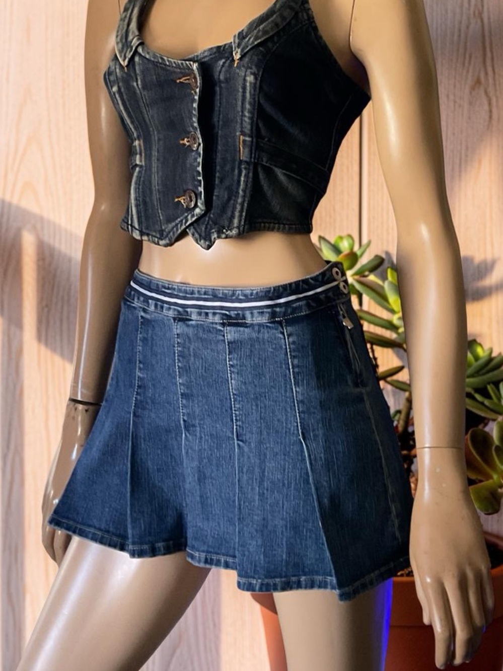ECKO RED DARK WASH BLUE PLEATED MINI SKIRT SIZE 9